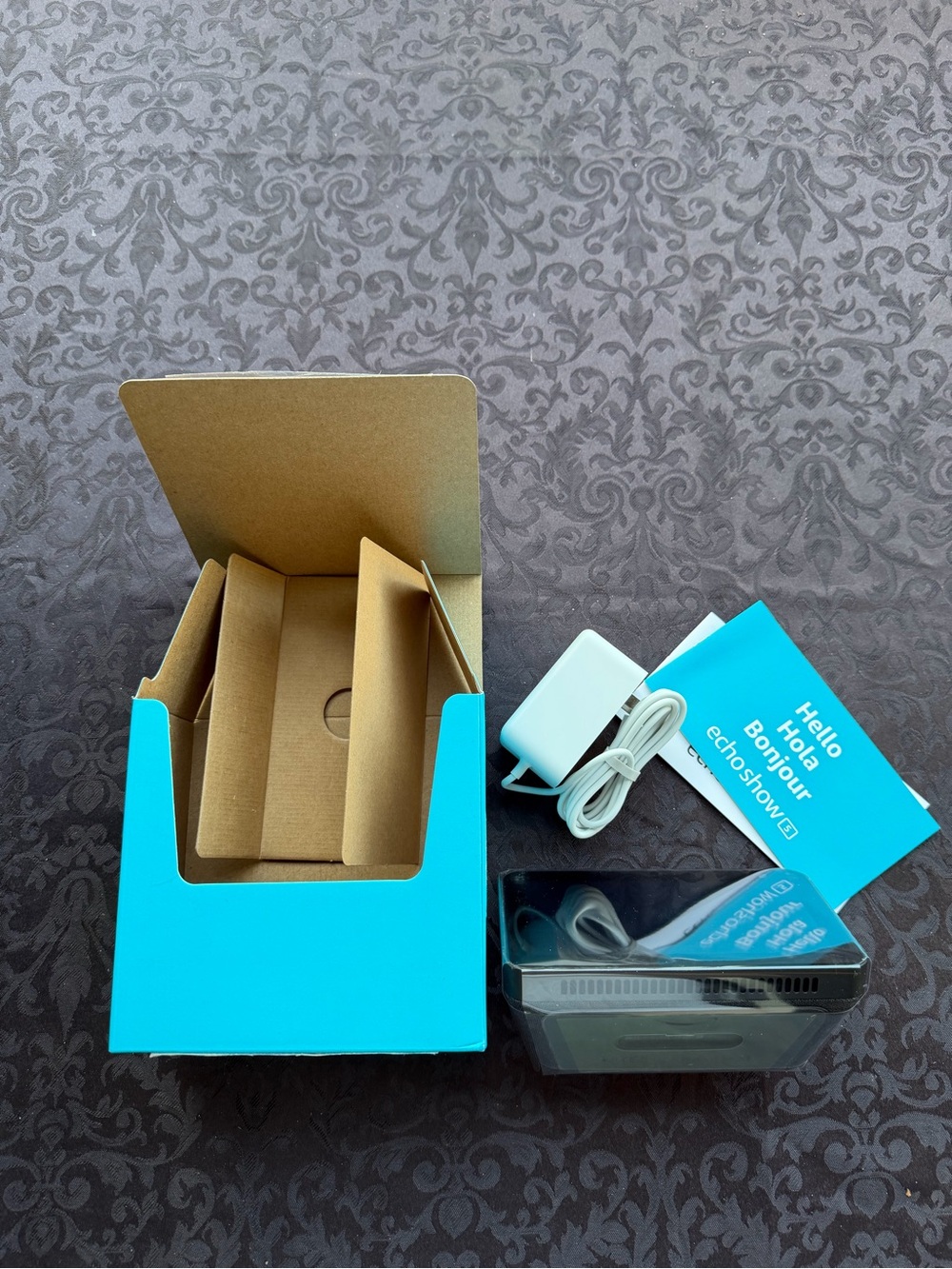 Amazon Echo Show 5 1st Gen Charcoal Smart Display Alexa Original Box & Adapter